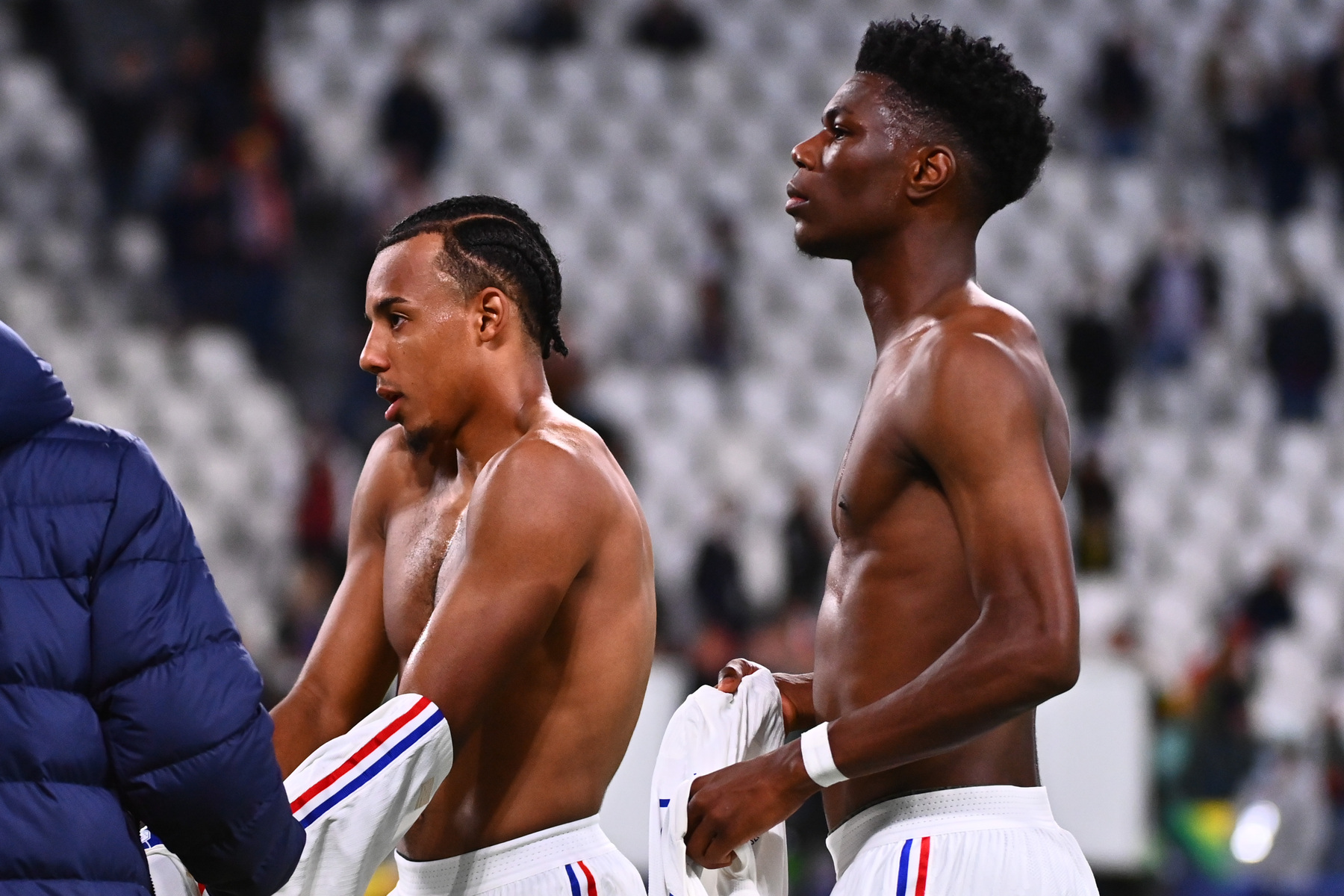 Jules Koundé et Aurélien Tchouaméni en équipe de France (Icon Sport)