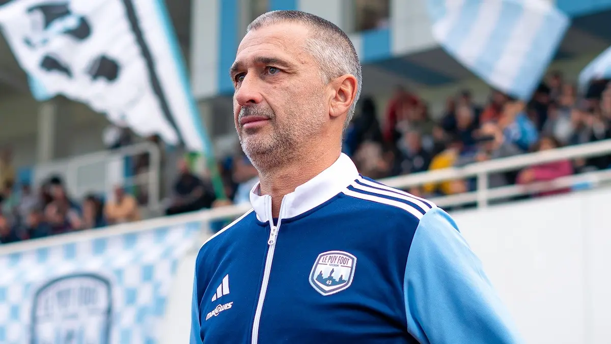 Stéphane Dief, entraineur du Puy Foot 43 - c. Le Puy Foot 43 Auvergne